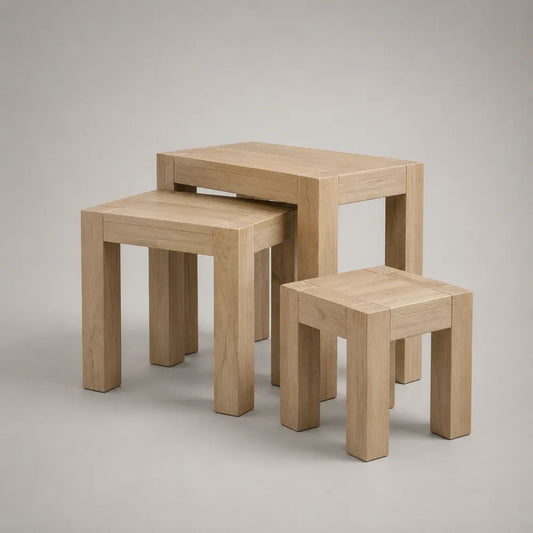 Satztische 3er-Set aus massivem Eichenholz, rechteckig, Natur, 50 × 40 × 50 cm / 40 × 35 × 42 cm / 30 × 30 × 32 cm